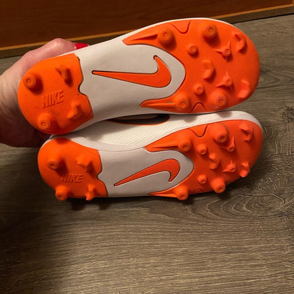 Nike size 12c soccer cleats - Picture 2 of 6